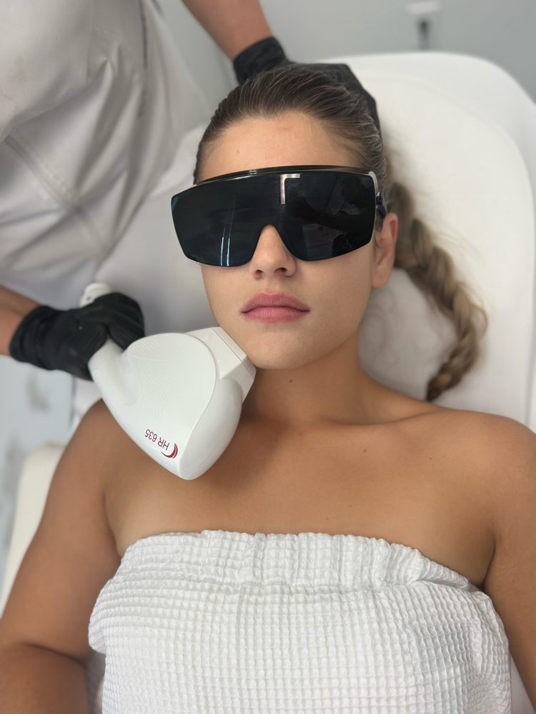 Laser hair removal treatment at Le Miracle Skin Clinic, Ottawa